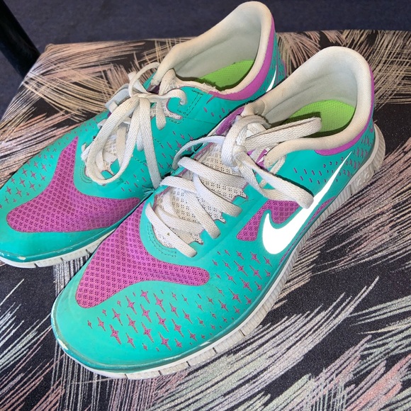 Nike Free Runs 4.0 - Picture 1 of 4